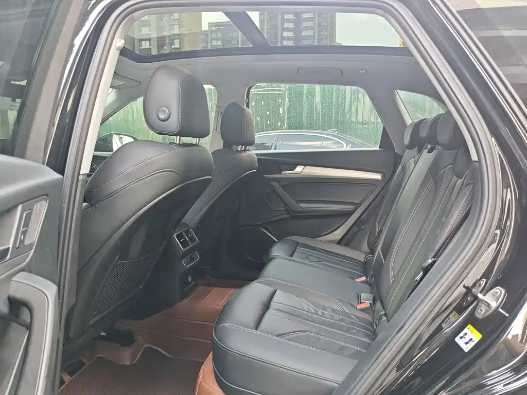 Audi Q5L — миниатюра 10