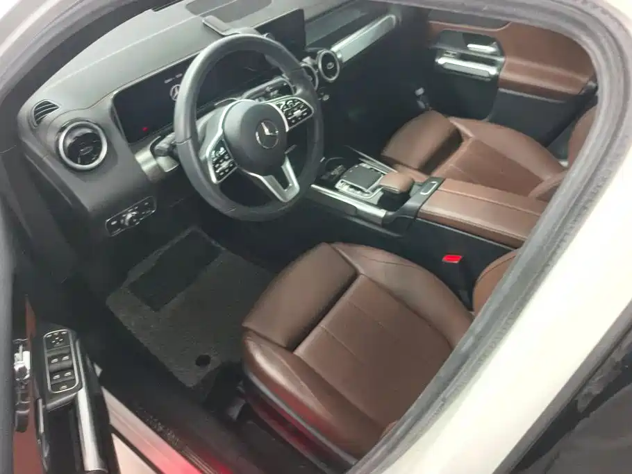 Mercedes-Benz GLB — миниатюра 9