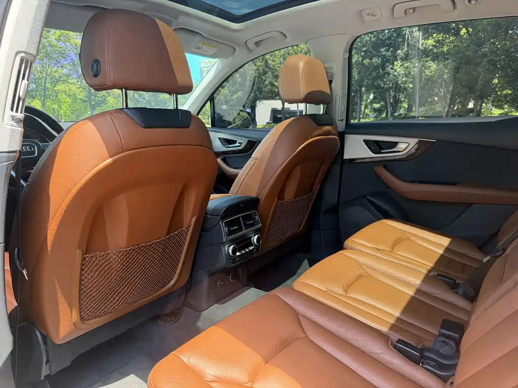 Audi Q7 — миниатюра 8