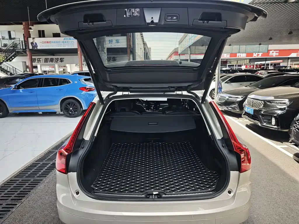 Volvo V90 — миниатюра 8
