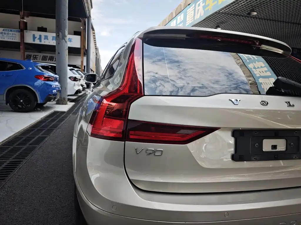 Volvo V90 — миниатюра 10