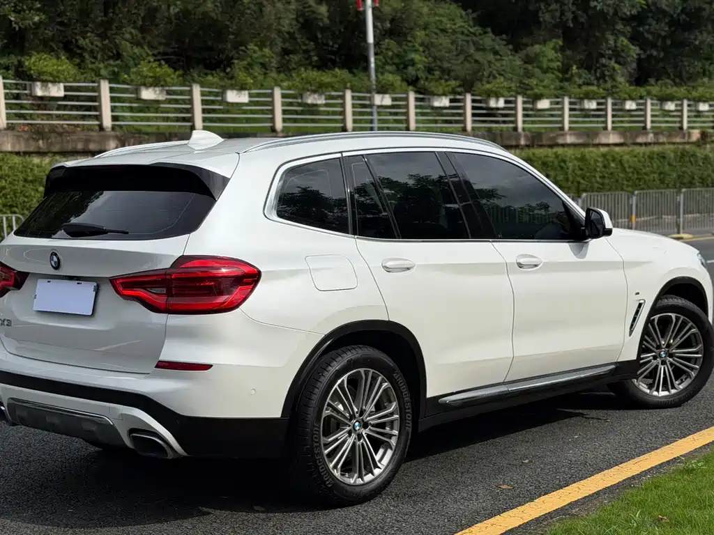 BMW X3 — миниатюра 9