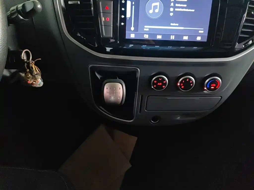 MAXUS V80 — миниатюра 14