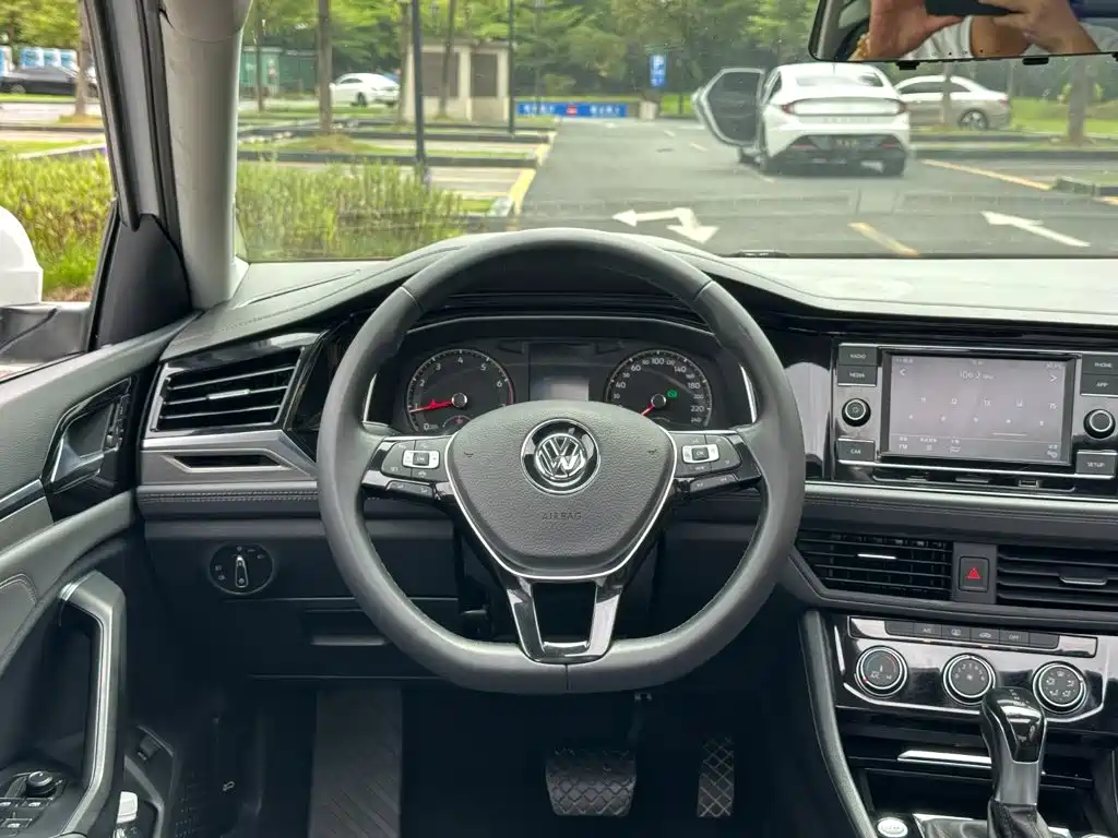 Volkswagen Sagitar — миниатюра 7