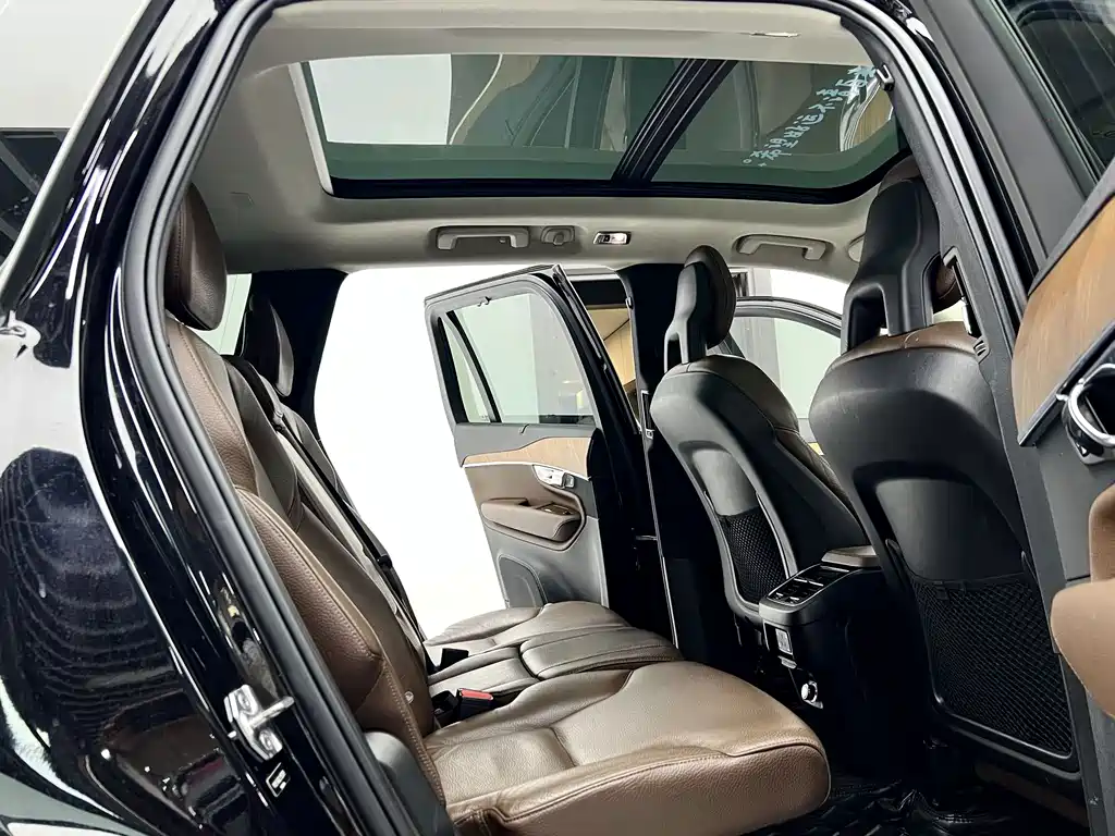 Volvo XC90 — миниатюра 7