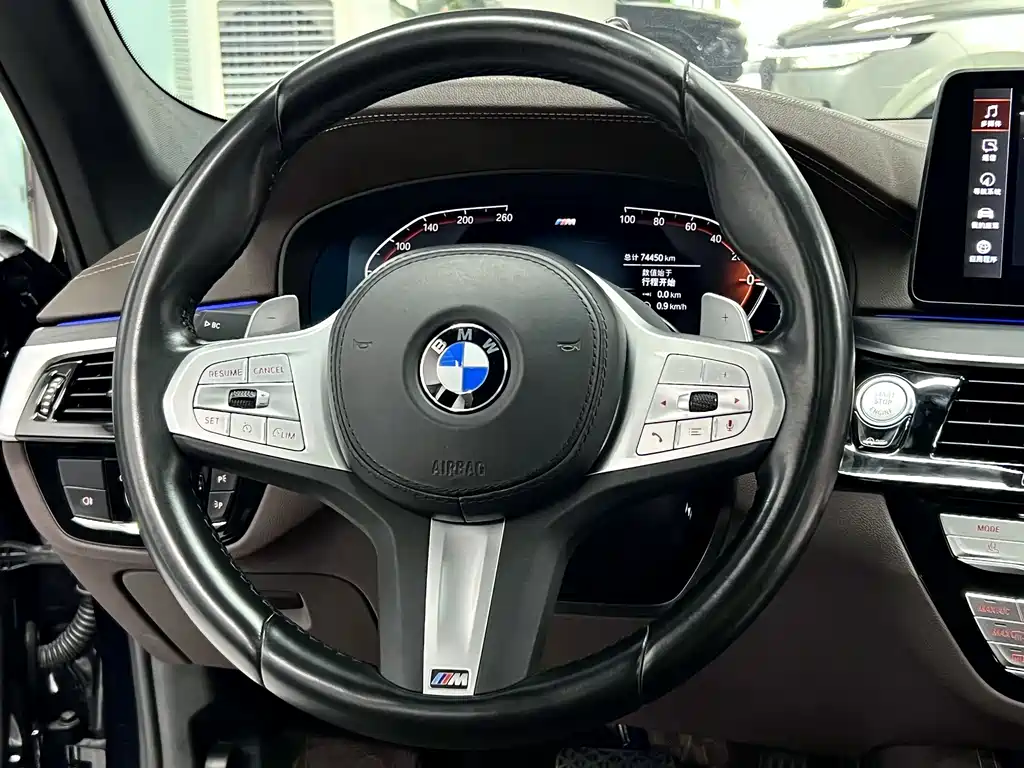 BMW 5 Series — миниатюра 16