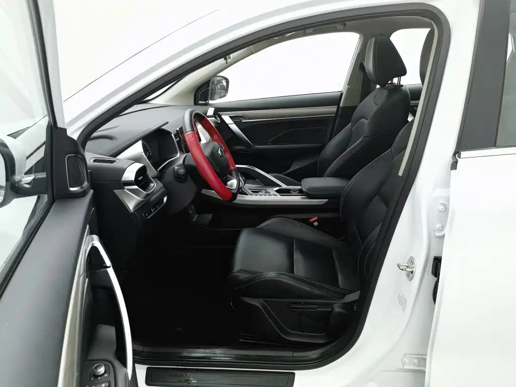 Geely Binyue — миниатюра 10