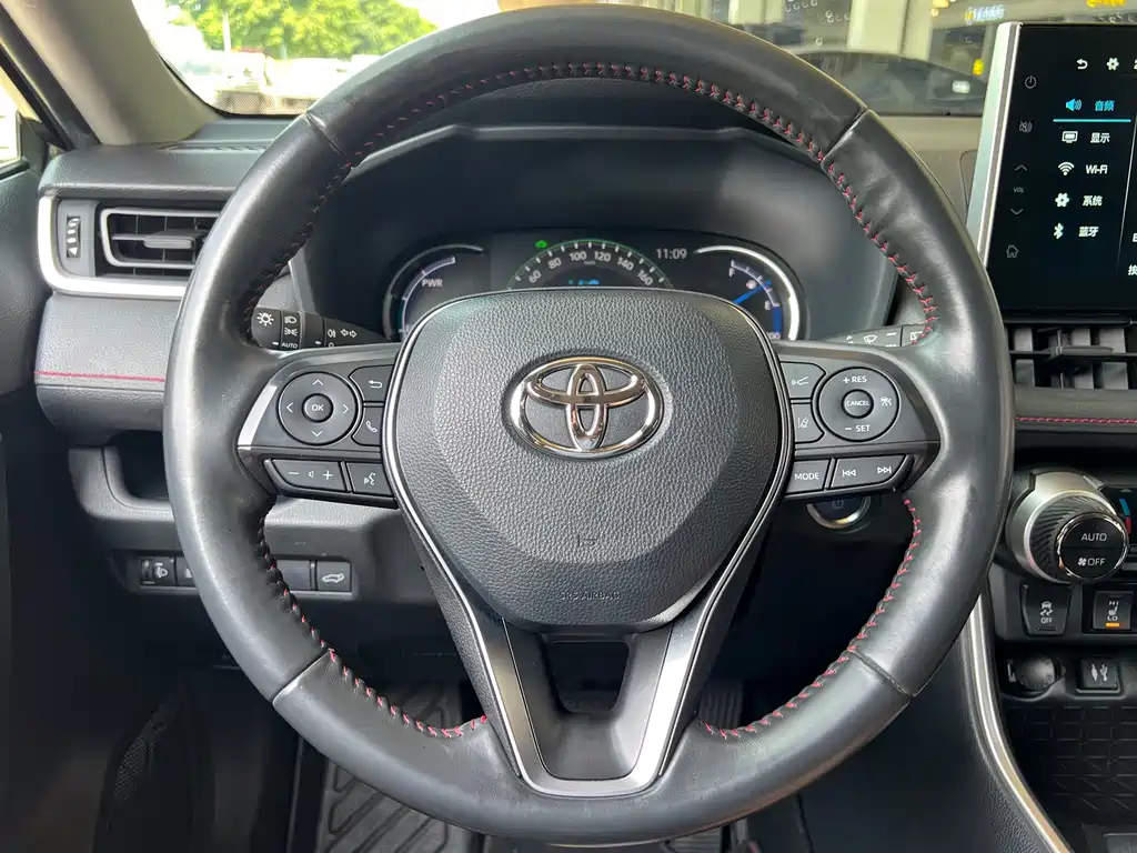 Toyota Wildlander New Energy — миниатюра 4