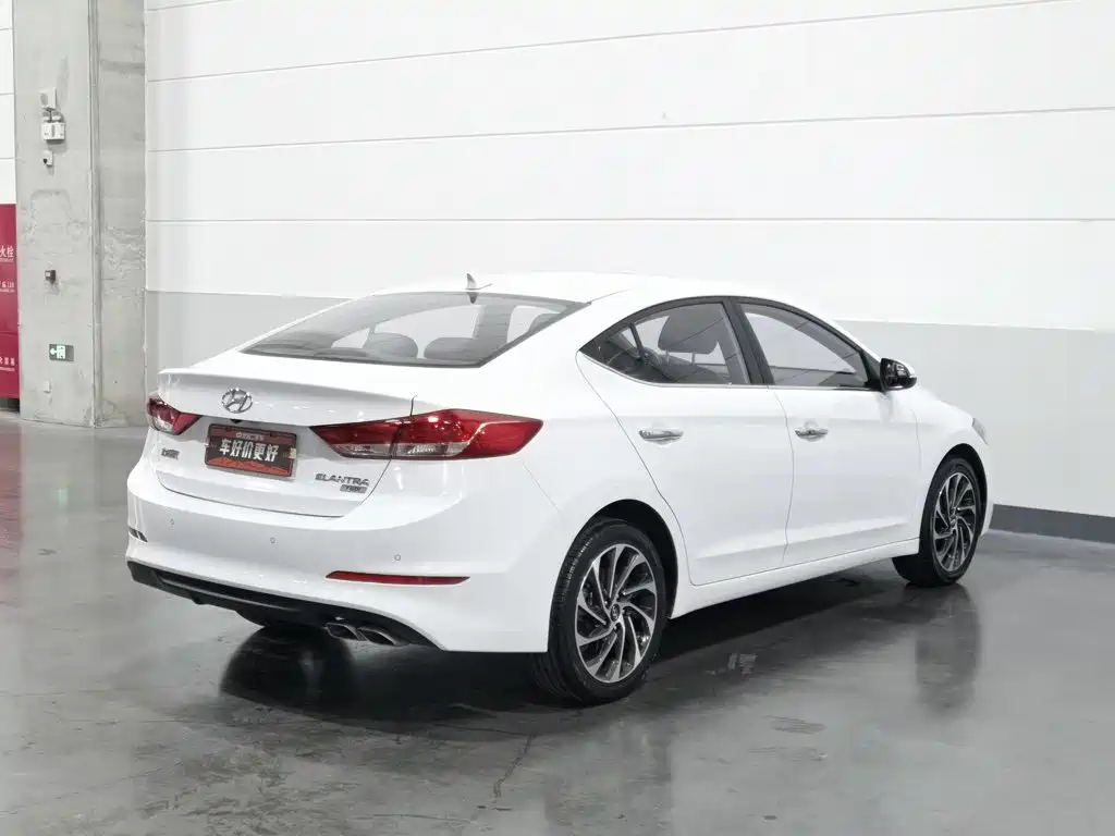 Hyundai Elantra — миниатюра 2