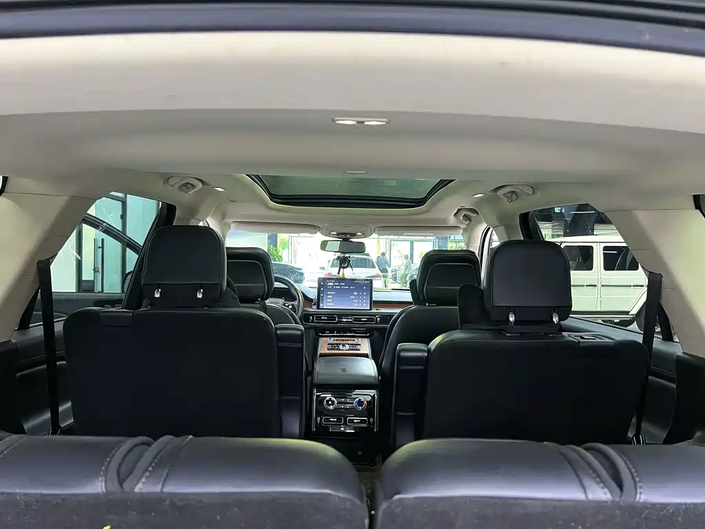 Lincoln Aviator — миниатюра 15