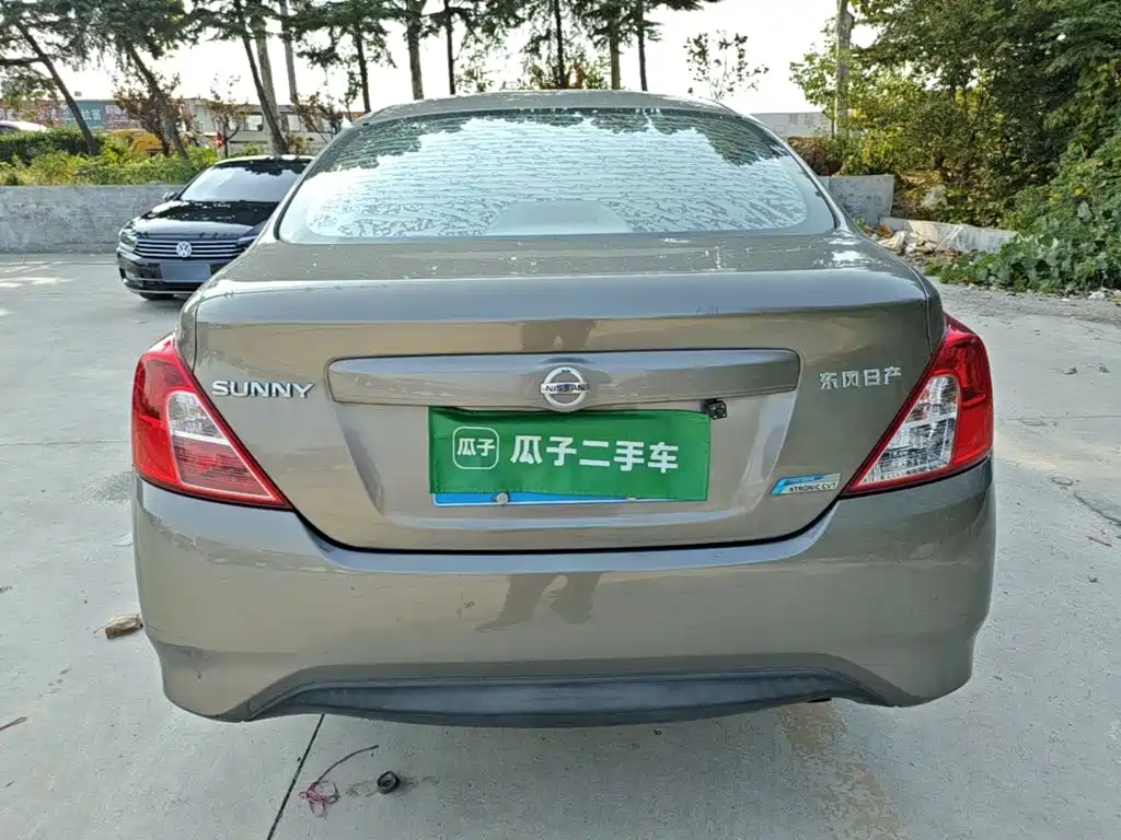 Nissan Sunny — миниатюра 6