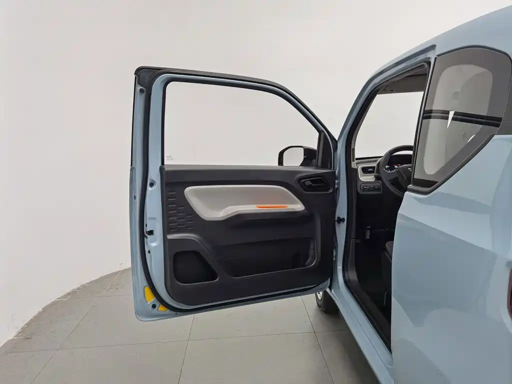 Wuling MINIEV — миниатюра 8
