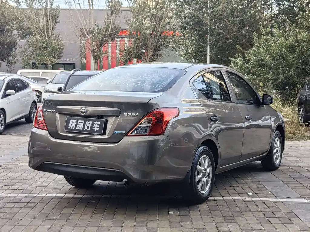 Nissan Sunny — миниатюра 4