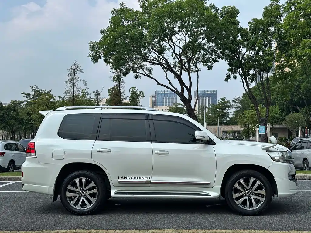 Toyota Land Cruiser — миниатюра 16
