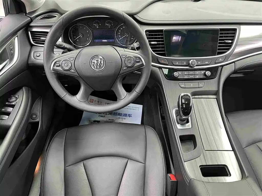 Buick LaCrosse — миниатюра 7