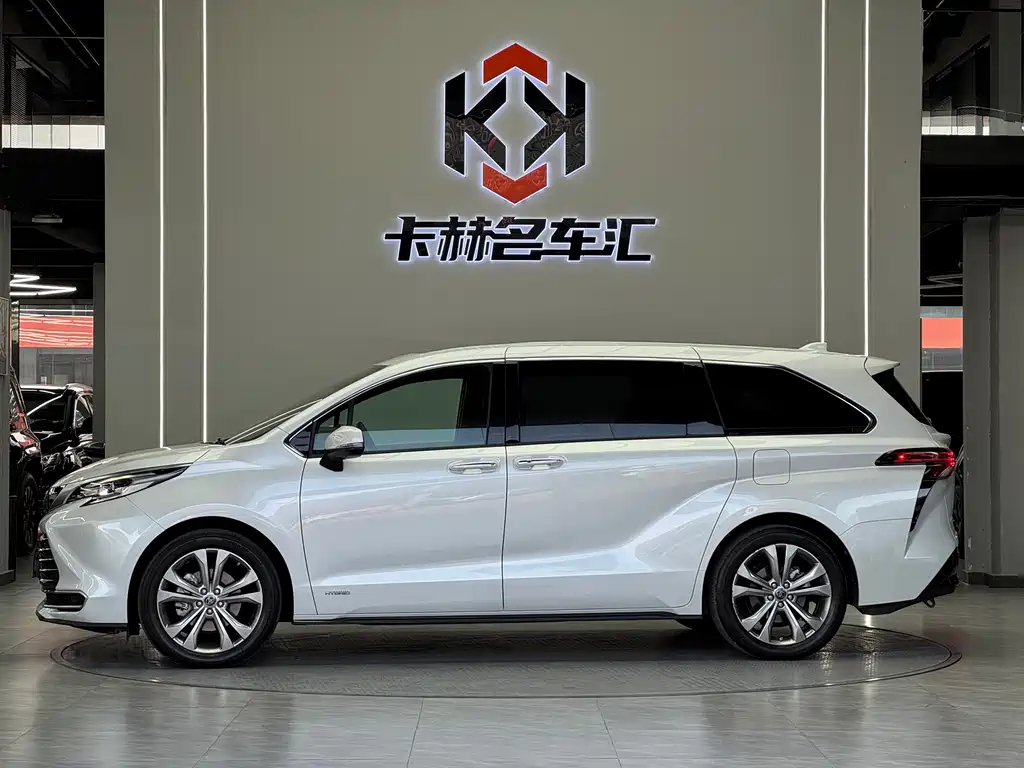 Toyota Sienna 2021 2.5L Luxury