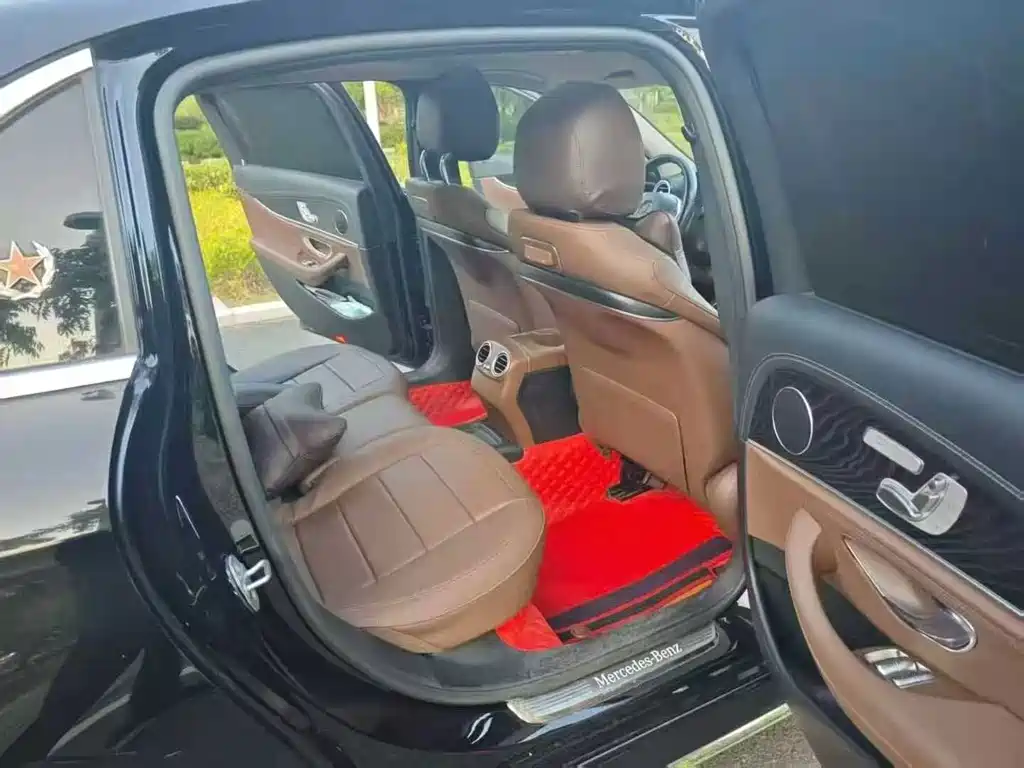 Mercedes-Benz E-Class — миниатюра 9