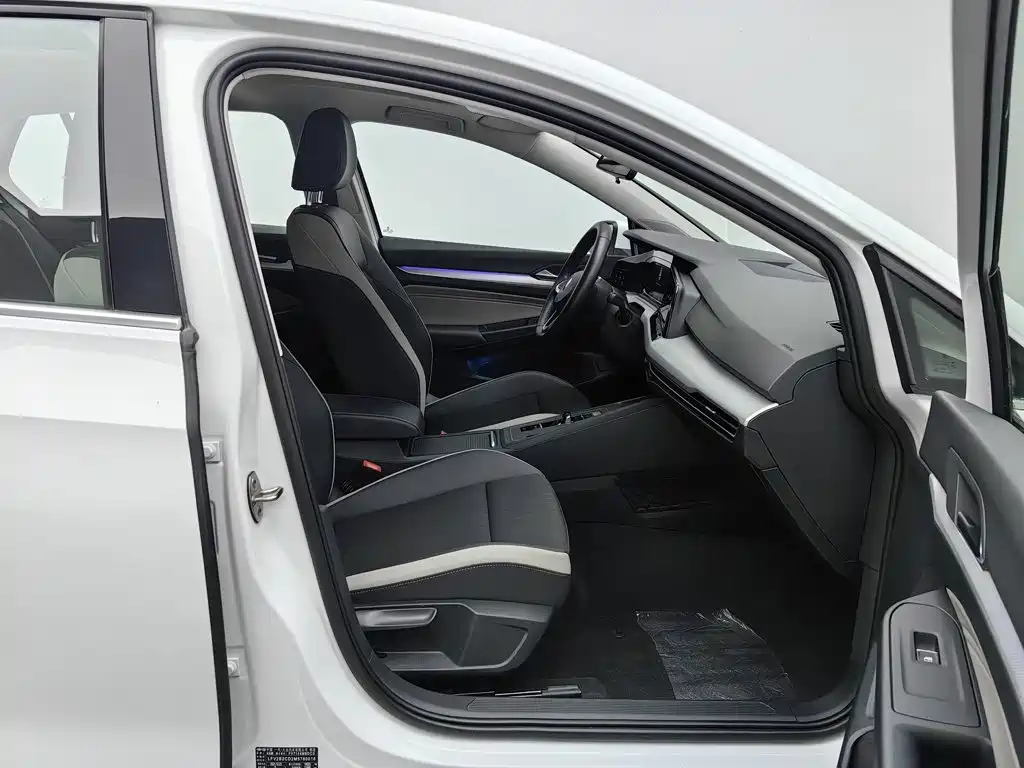 Volkswagen Golf — миниатюра 23
