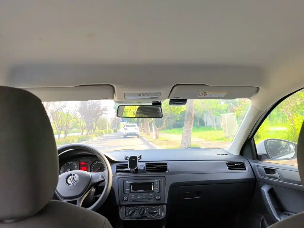 Volkswagen Santana — миниатюра 9