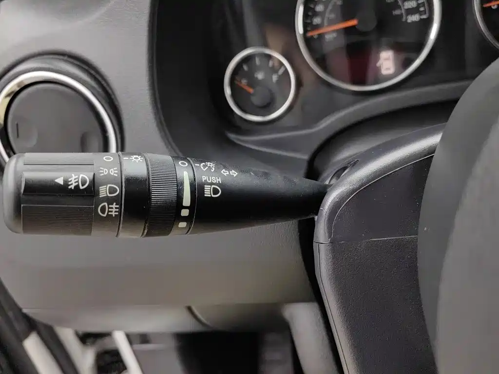 Jeep Compass (Import) — миниатюра 21