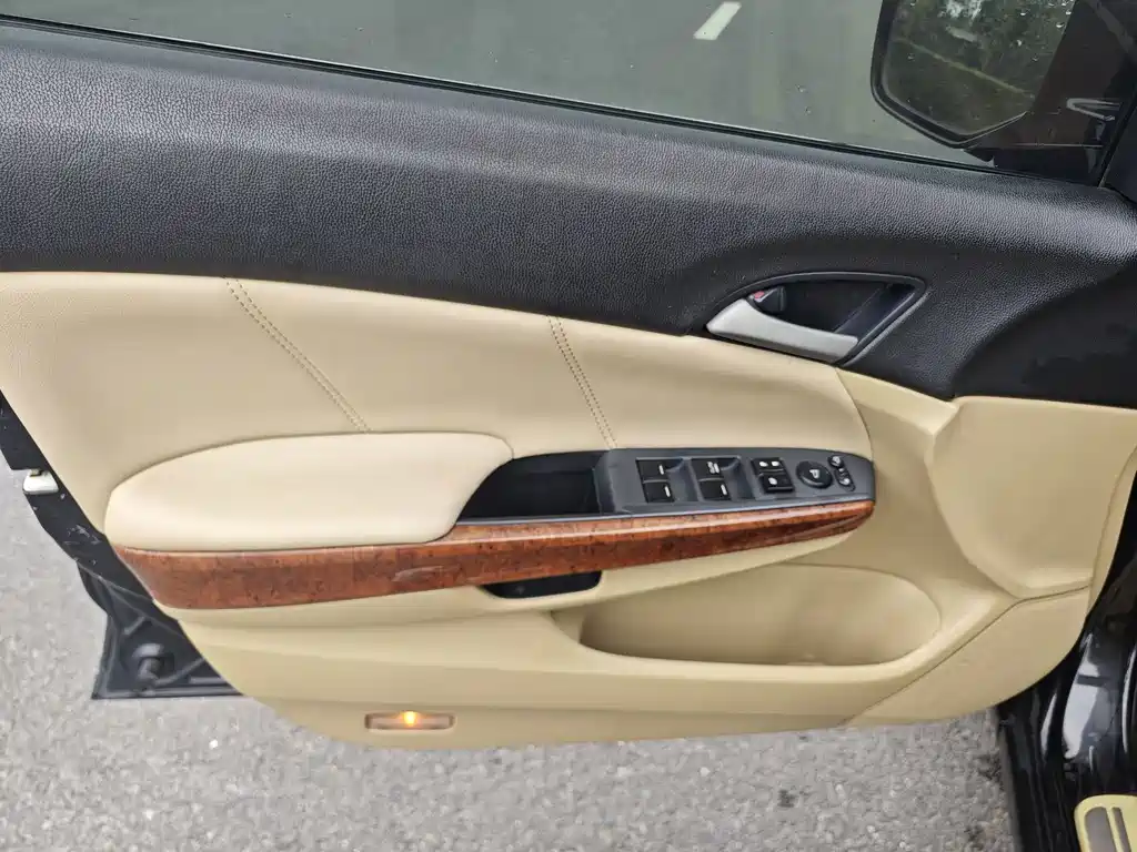 Honda Accord — миниатюра 8