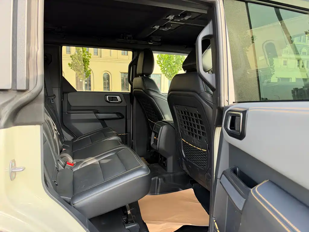 Ford Bronco — миниатюра 16