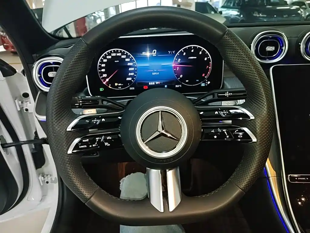 Mercedes-Benz C-Class — миниатюра 11
