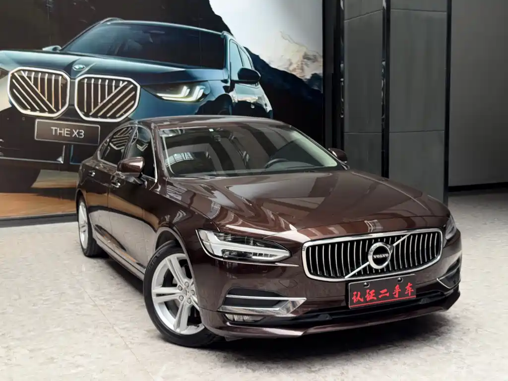 VOLVO  S90