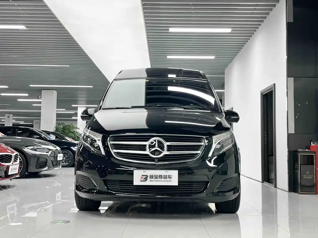 Mercedes-Benz V-Class — миниатюра 2