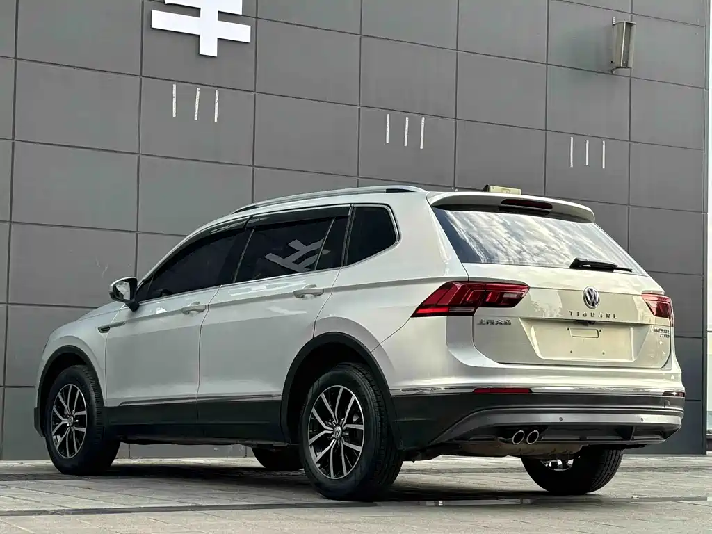 Volkswagen Tiguan L — миниатюра 7
