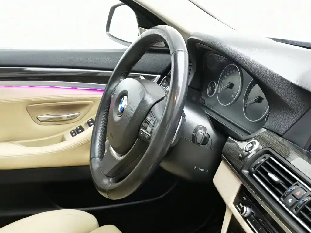 BMW 5 Series — миниатюра 22