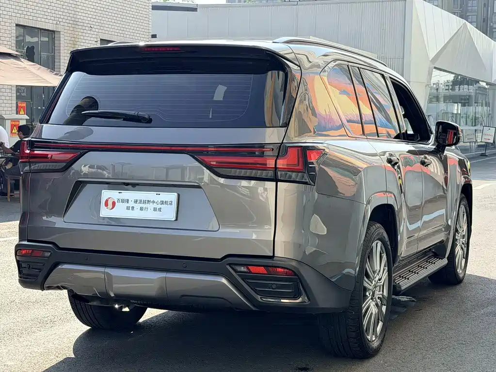 Lexus LX — миниатюра 4