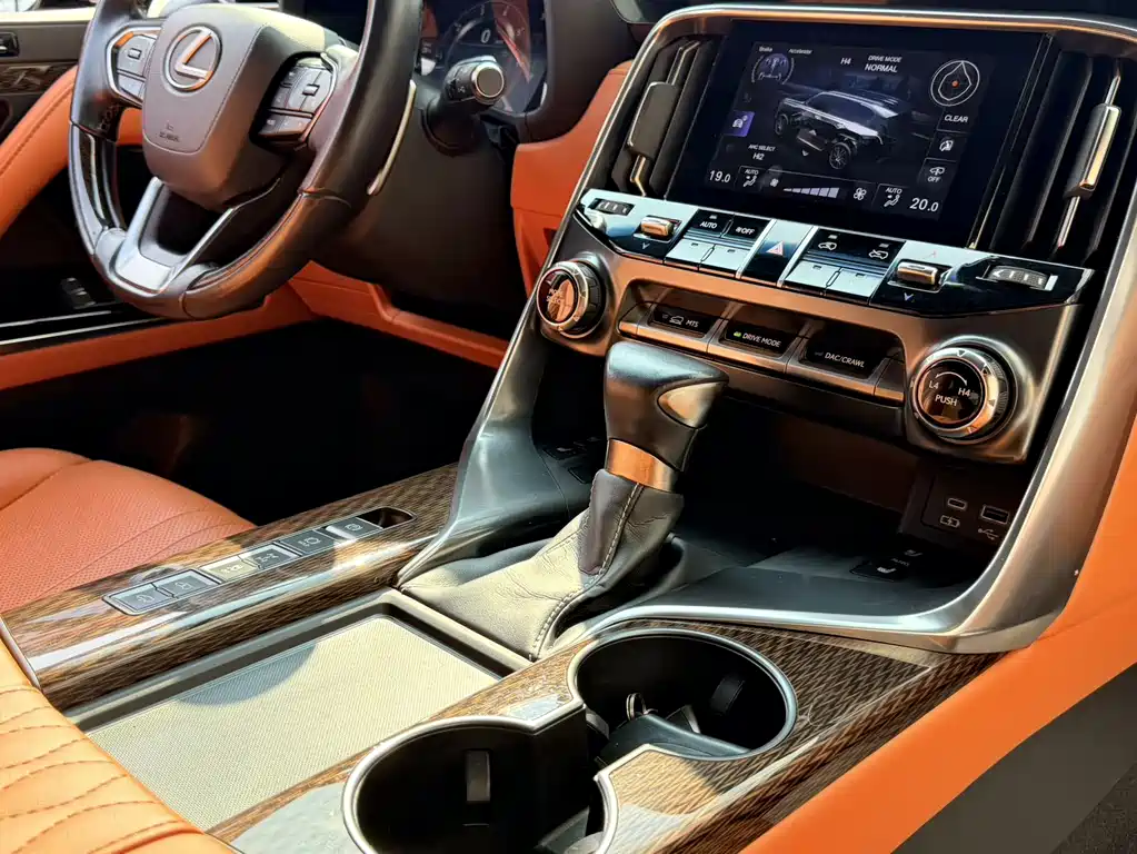 Lexus LX — миниатюра 14