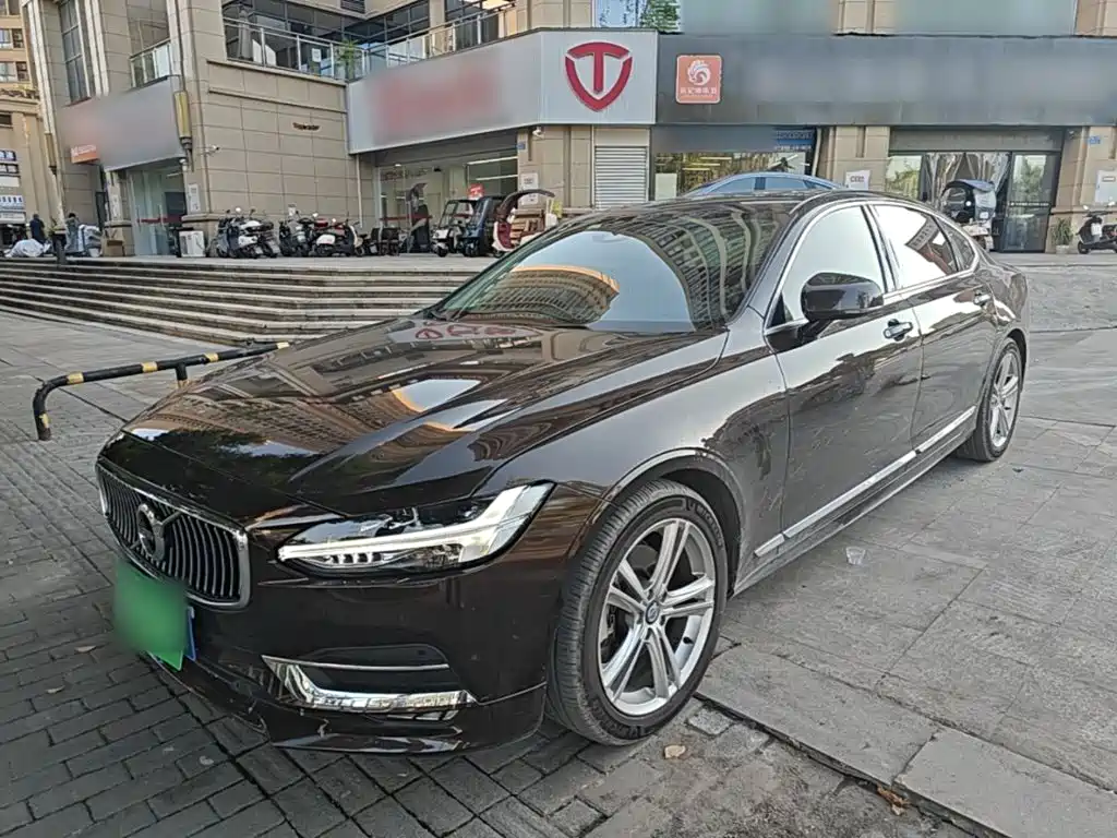 Volvo S90
