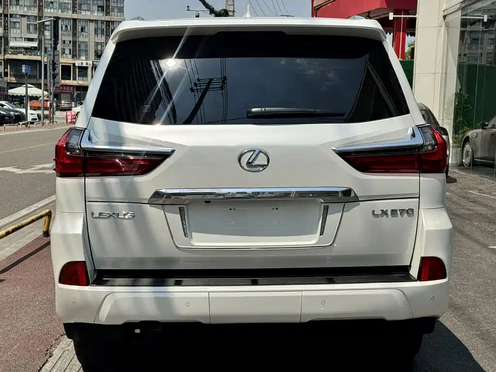 Lexus LX — миниатюра 5
