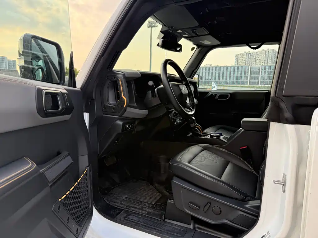 Ford Bronco — миниатюра 4
