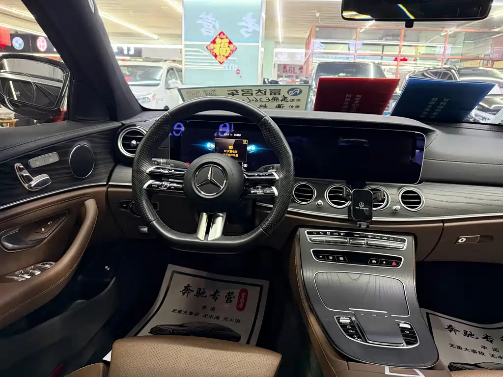 Mercedes-Benz E-Class — миниатюра 9