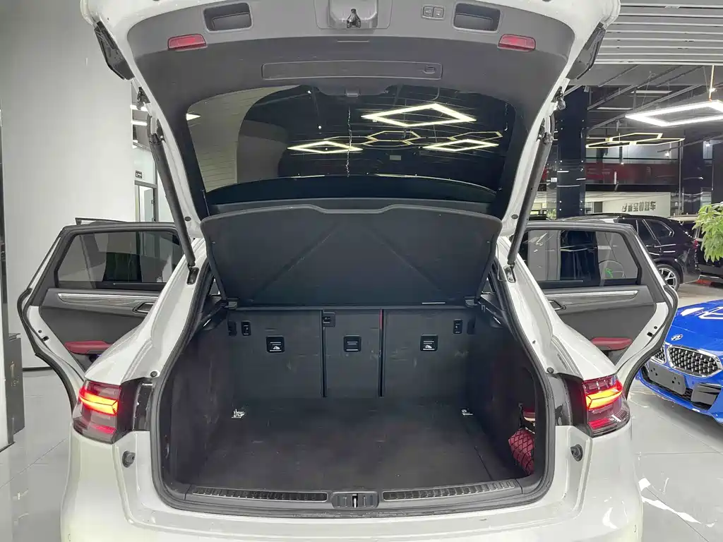 Porsche Macan — миниатюра 15