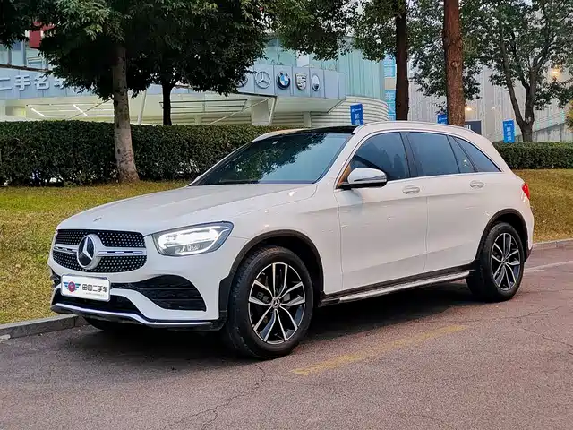 MERCEDES-BENZ GLC