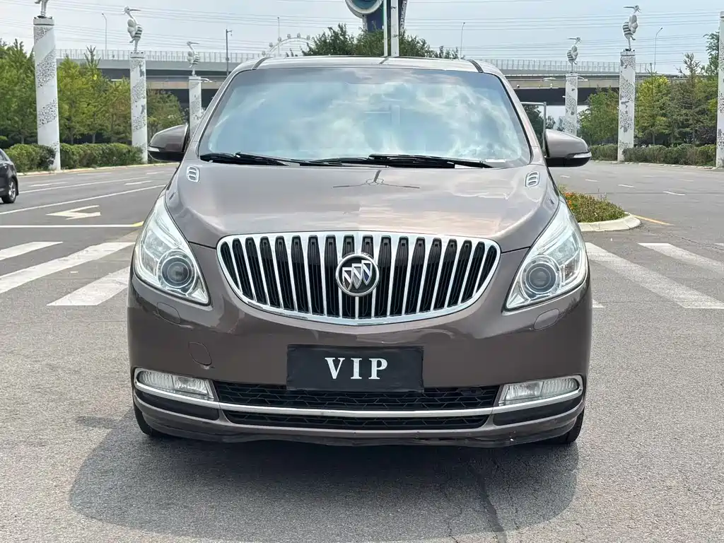 Buick GL8 — миниатюра 2