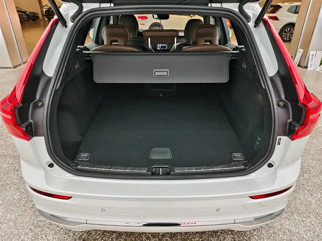 VOLVO XC60 PLUG IN HYBRID