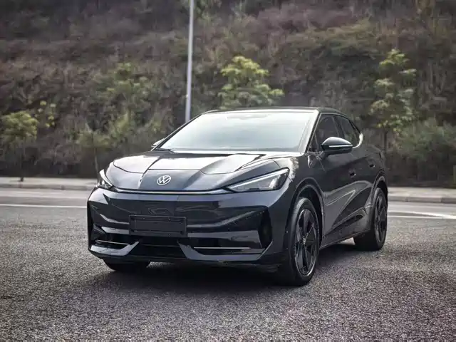 VOLKSWAGEN WITH THE CROWD 06 2024