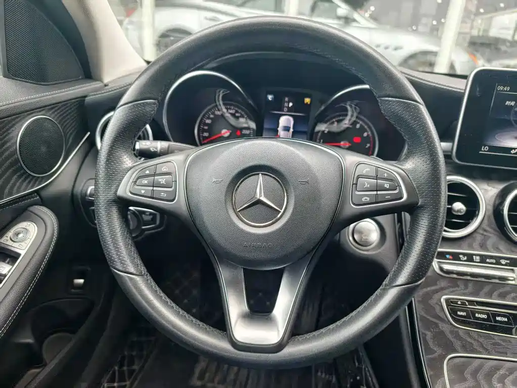 Mercedes-Benz C-Class — миниатюра 8