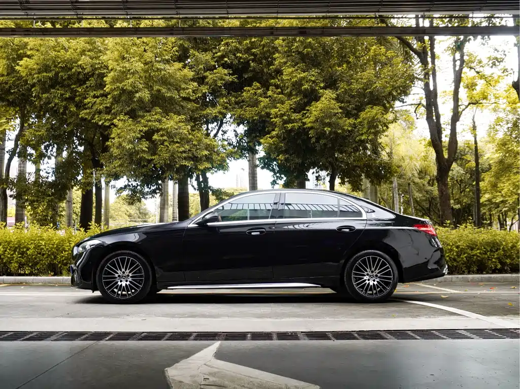 Mercedes-Benz C-Class — миниатюра 5