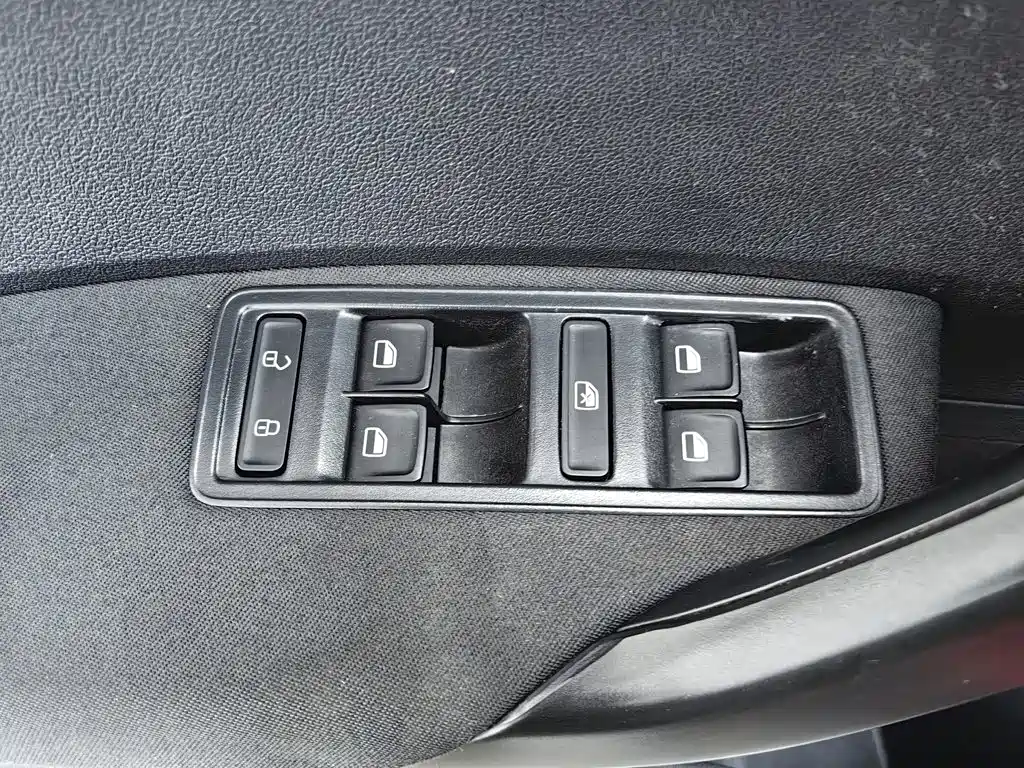 Skoda Rapid Spaceback — миниатюра 9