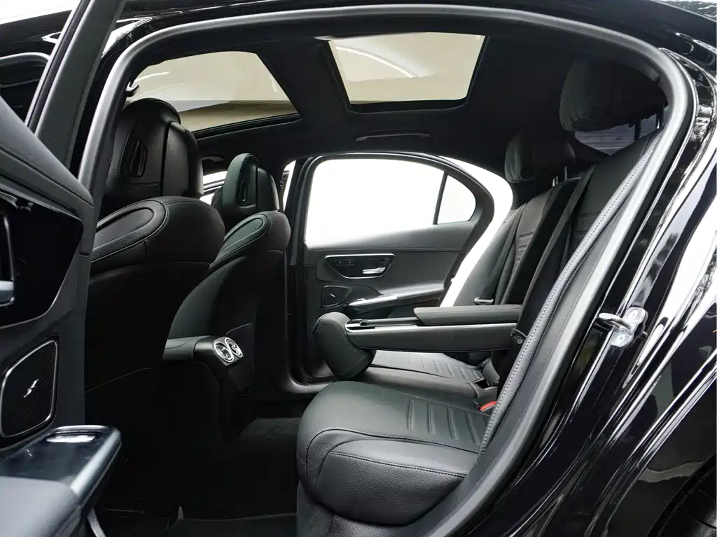 Mercedes-Benz C-Class — миниатюра 23