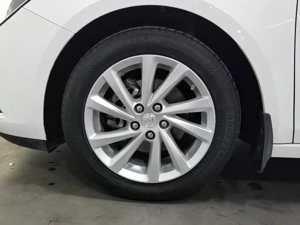 Buick Verano — миниатюра 17