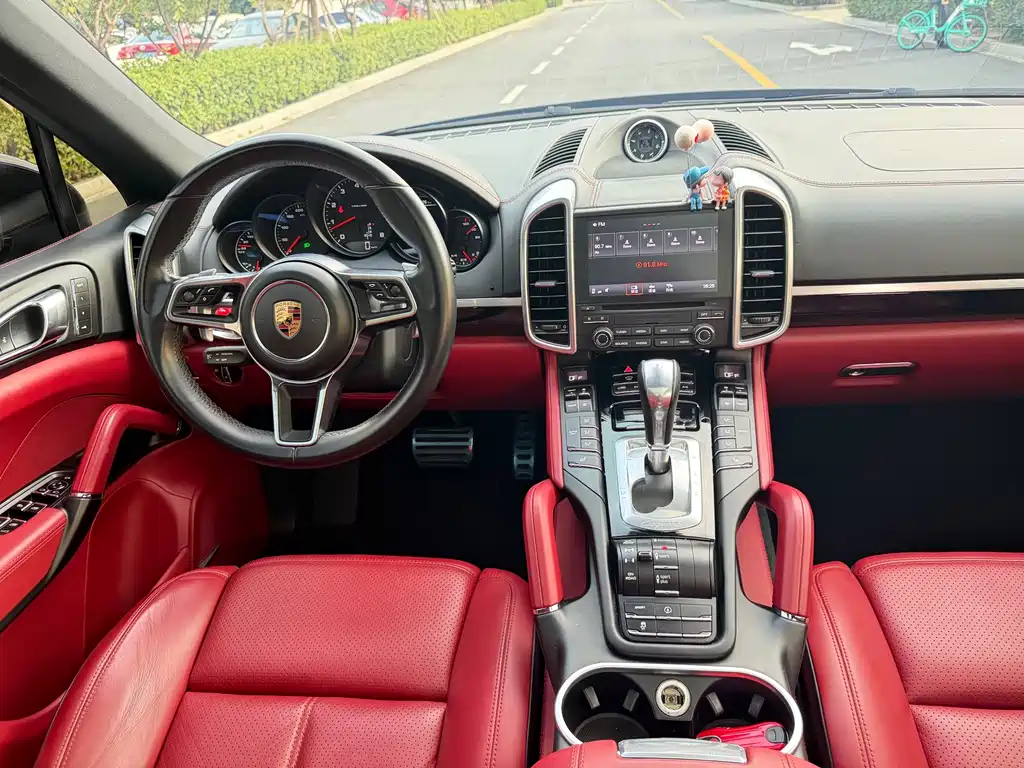Porsche Cayenne — миниатюра 13