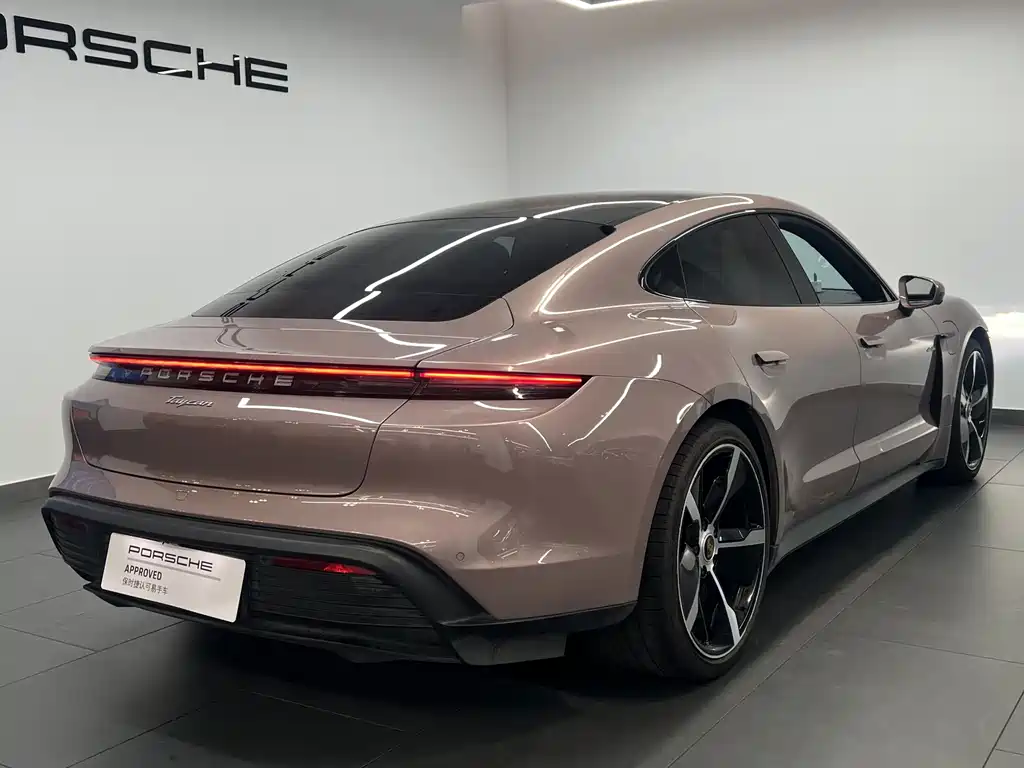 Porsche Taycan — миниатюра 4