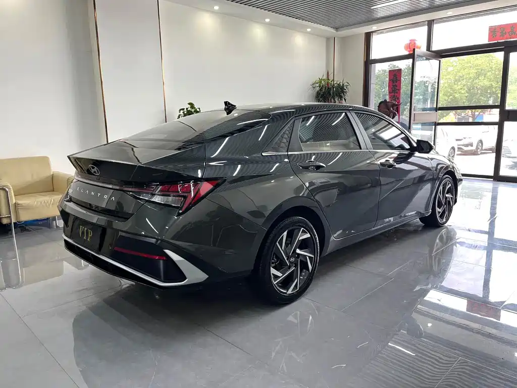 Hyundai Elantra — миниатюра 2